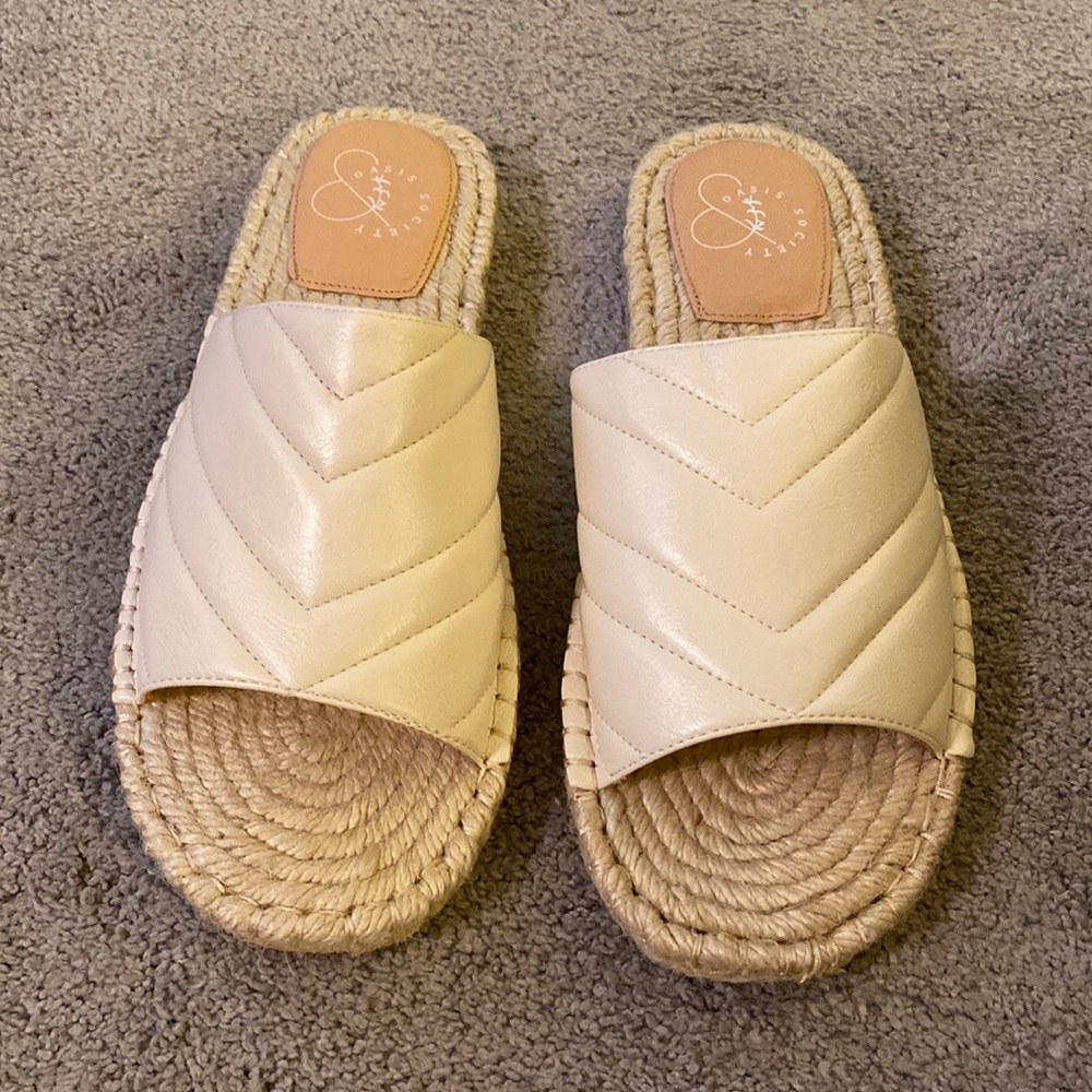 OASIS SOCIETY California SONA Cream Slides Size 9M w/ Box